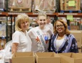 July 19, 2024: Senator Schwank and Secretary Reading tour Helping Harvest Food Bank.